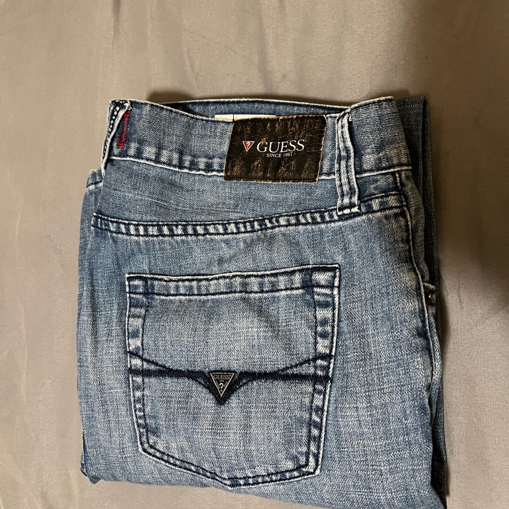 Y2K Guess jeans 34/32 great lighter wash